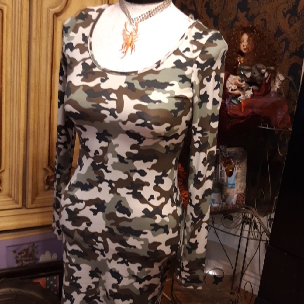 Womens Green Brown Camouflage Dress Sz Small Stretchy Bodycon form fitting